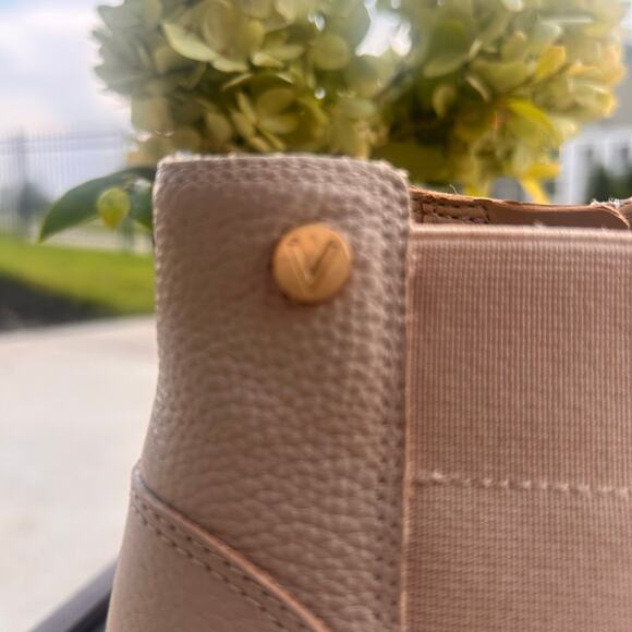 Vionic Finn Ankle Boots Beige Leather Women’s 7.5W Wide Orthotic Comfort EU 38 - Picture 4 of 16